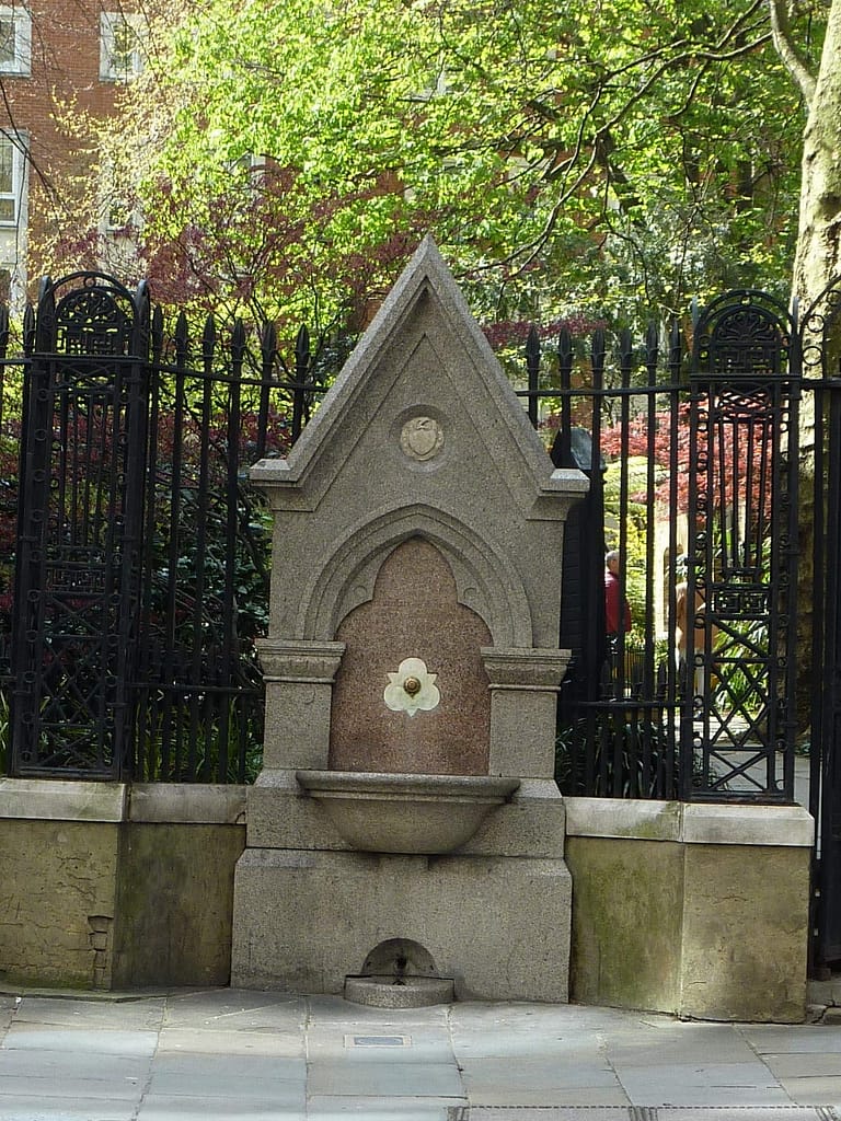 postman's-park-london-business-district-fountain-watts-memorial-victorian-detail-city-garden-secret-entrance-katilacey